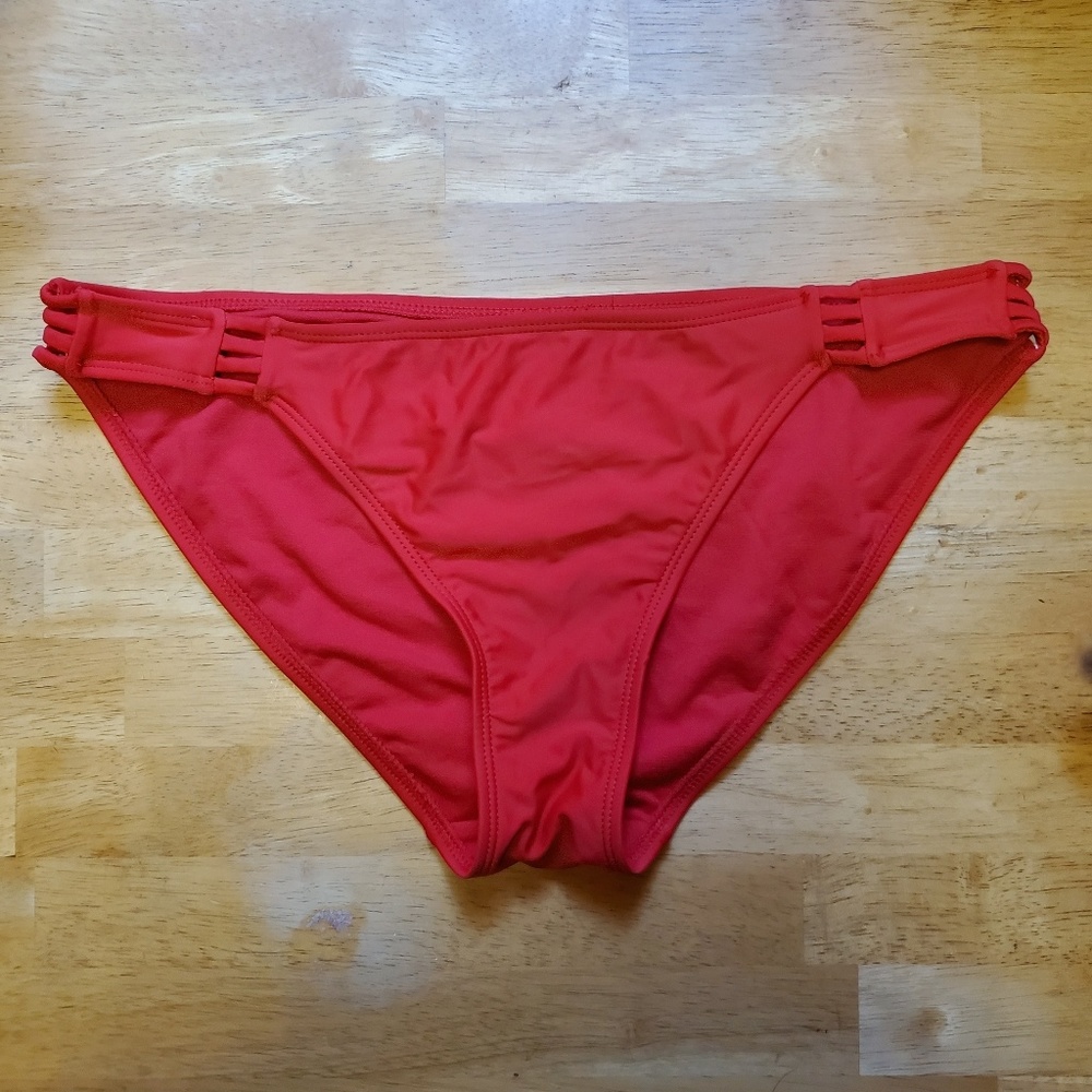 Bikini - Picture 3 of 4
